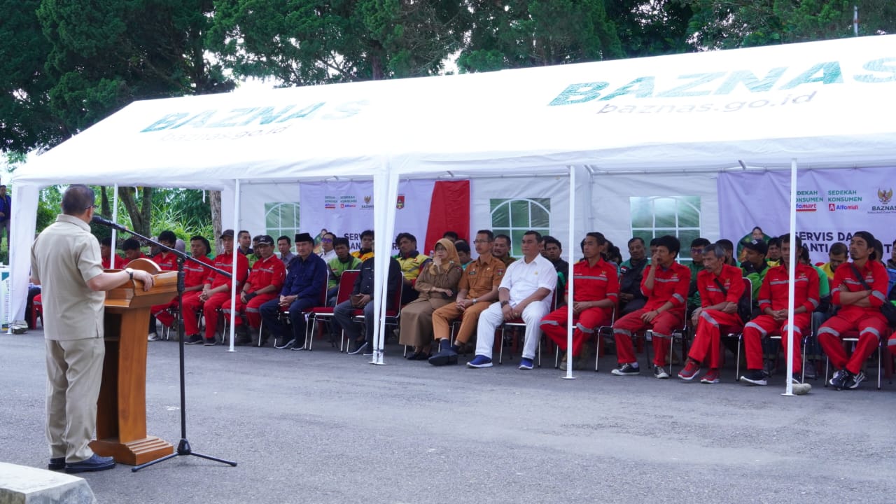 BazNas Bukittinggi Fasilitasi Service dan Ganti Oli Gratis untuk 200 Driver  Ojek Online